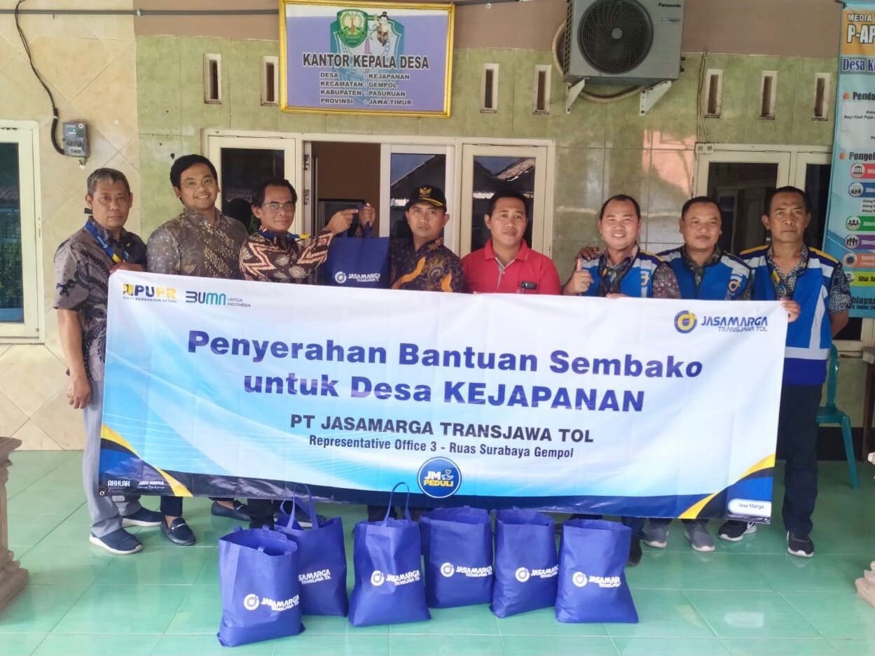 PT Jasamarga Transjawa Tol Salurkan 1.000 Paket Sembako untuk Warga di 3 Wilayah Sekitar Jalan Tol Surabaya-Gempol