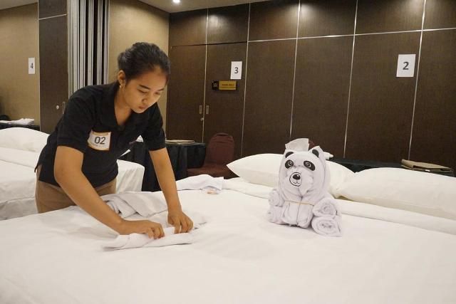 Kompetisi Making Bed & Towel Art, Royal Regantris Hospitality Mengajak Pelaku Pariwisata Perhotelan Untuk Bangkit Lebih Kuat Lagi.